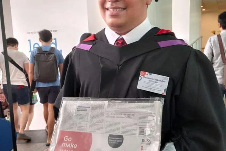 ENCIK MOHAMED ISKANDAR: Sebagai pelajar sambilan, beliau perlu imbangi kerja, pengajian dan keluarga. - Foto LBKM