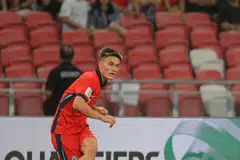 Pemain pertahanan Singapura, Ryhan Stewart, kini beraksi untuk kelab Lithuania, FK Riteriai. 