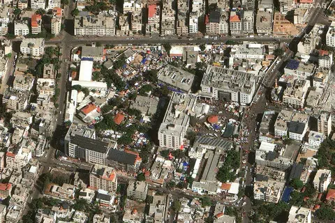 MUSNAH TERUK: Gambar satelit edaran Maxar Technologies yang diambil pada 19 Oktober 2023, menunjukkan pemandangan umum hospital Al-Shifa di Bandar Gaza yang musnah. 