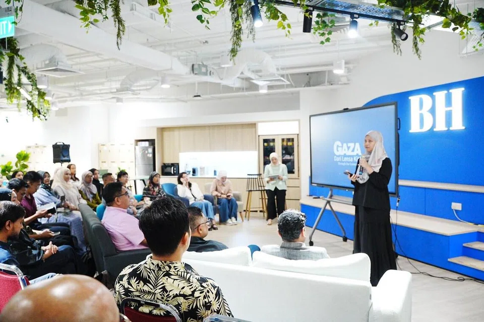 Nur Humaira Sajat, Ruba Khalid Al-Faleet, Berita Harian