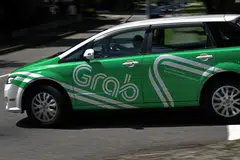 LANGKAH TERBAHARU GRAB: Penumpang yang ingin menempah perjalanan menerusi khidmat kereta sewa Grab tidak lagi dibenarkan duduk di tempat duduk depan bersebelahan pemandu.