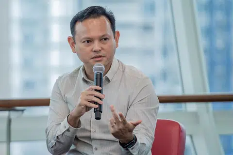 BANGUNKAN KECEKAPAN: Menteri Negara Kanan (Pertahanan merangkap Tenaga Manusia), Encik Zaqy Mohamad, yang juga Timbalan Pengerusi Yayasan Mendaki, berkata Pejabat Pementoran Belia (YMO) membangunkan kecekapan bukan hanya untuk Mendaki tetapi semua Pertubuhan Melayu/Islam (MMO) dari segi cara membangunkan keupayaan pementoran. 