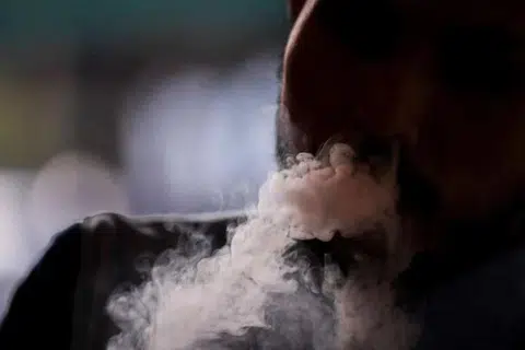 Perlis melaksanakan larangan penggunaan dan penjualan rokok elektronik atau ‘vape’ bermula 1 Ogos ini.