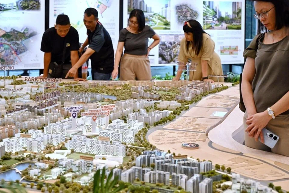 Kadar faedah akan turun lebih perlahan jika bakal presiden Amerika, Encik Donald Trump, melaksana tarif import yang boleh mencetuskan inflasi dan memperlahan pertumbuhan ekonomi global.