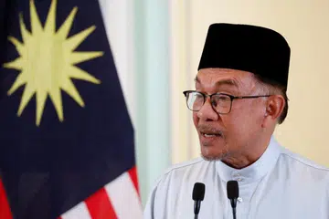 TIDAK CAMPUR URUSAN UMNO: Perdana Menteri Malaysia, Datuk Seri Anwar Ibrahim, tidak akan campur urusan Umno dalam menentukan calon mereka bagi Pilihan Raya Negeri pada 12 Ogos. 
