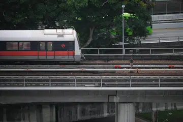 Walaupun terdapat gangguan kepada perkhidmatan MRT kebelakangan ini, penulis berpendapat ia masih merupakan kaedah pengangkutan Singapura paling mampan.