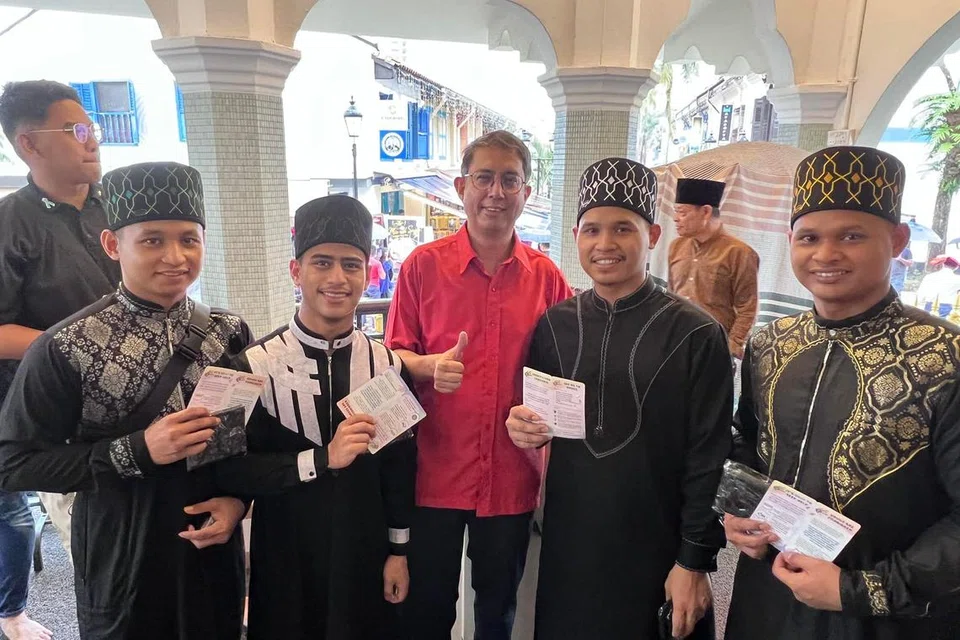 Selain menjalankan tugasnya sebagai Anggota Parlimen dan Menteri Negara (Ehwal Dalam Negeri merangkap Pembangunan Negara), Profesor Madya Dr Muhammad Faishal Ibrahim, juga mendekati badan Melayu/Islam seperti masjid untuk meningkatkan kesedaran tentang kemudaratan dadah menerusi kempen, ‘Dadah Itu Haram’.