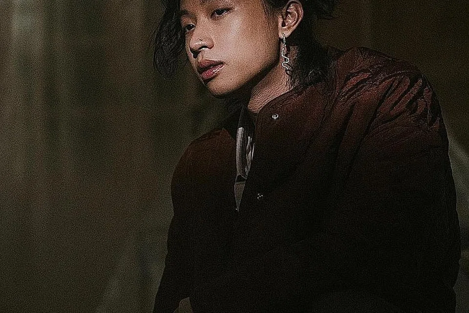 EKSPERIMEN DENGAN BUNYI: Kekuatan penggubah lagu dan penyanyi Amerika keturunan Vietnam, keshi adalah meneroka landskap bunyi muzik untuk sajikan kepada peminatnya lagu cinta yang segar didengar. - Foto UNIVERSAL MUSIC