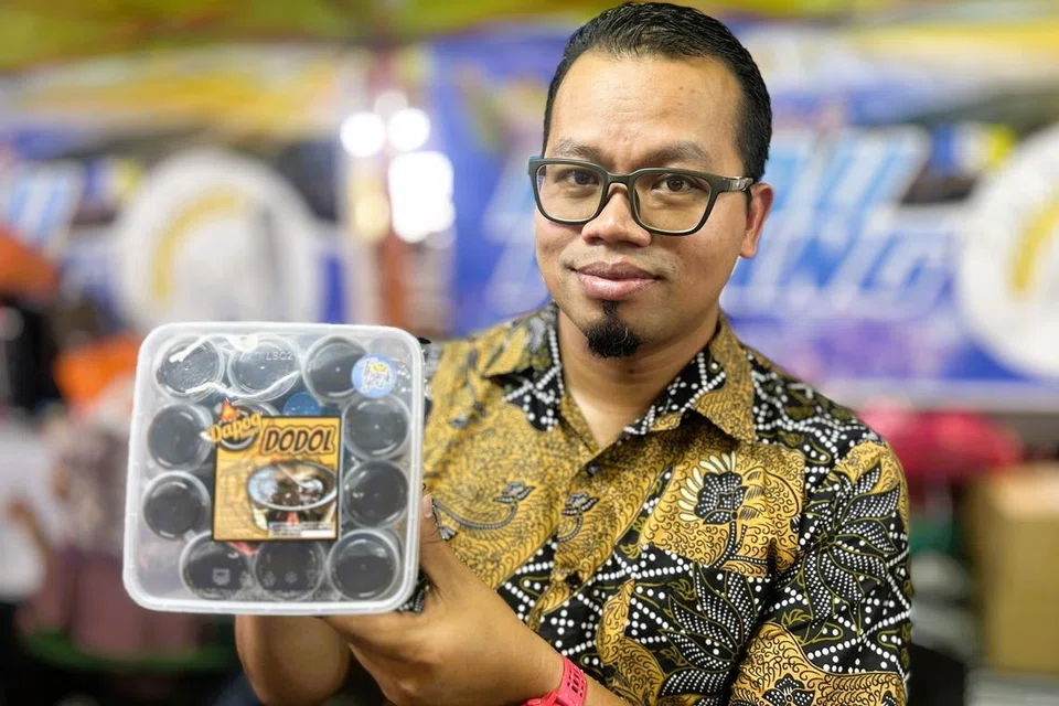 Pemilik Dodol Dapoq Kayu dari Tasek Gelugor, Encik Mohd Hafiz Ramli.