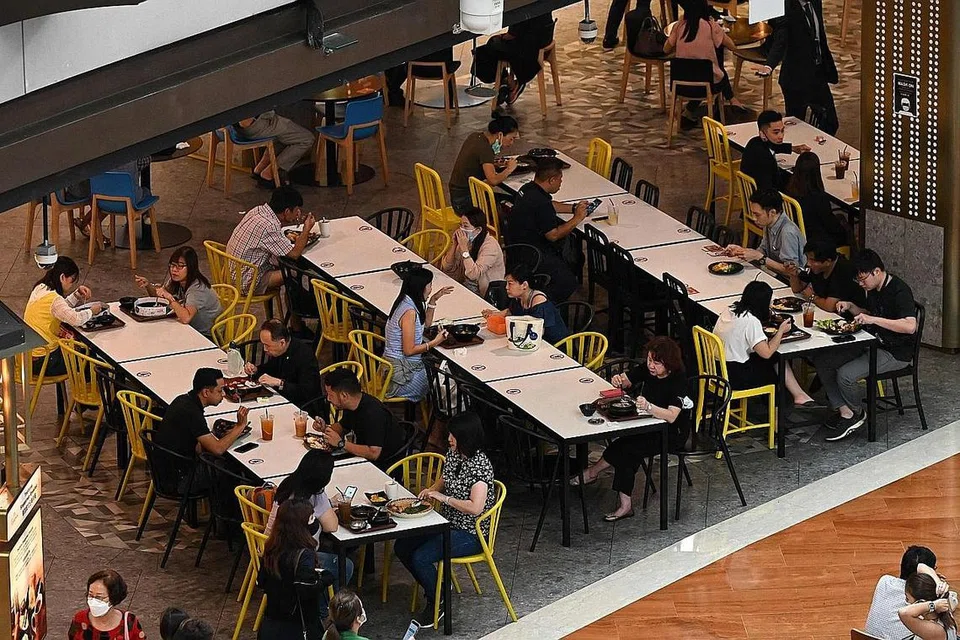 KELONGGARAN SECARA PROGRESIF: Singapura akan membenarkan kumpulan lebih besar berhimpun dan mula membuka semula sempadan bagi pelancongan, terutamanya bagi orang telah divaksinasi sepenuhnya, di bawah "kelonggaran secara progresif". - Foto fail BH