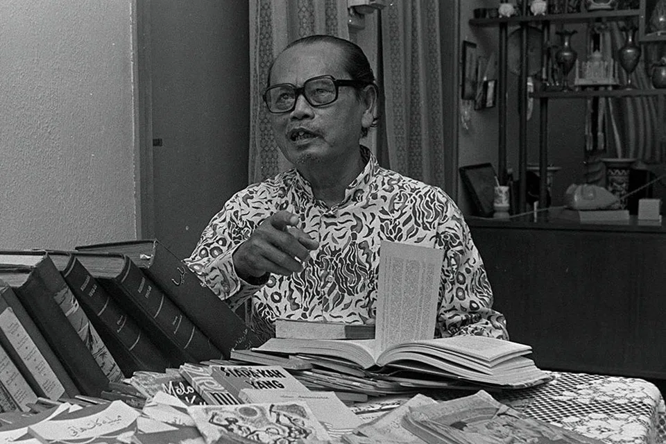 ALMARHUM HARUN AMINURRASHID: Wakil Malaya ke sidang Medan selaku pembentang makalah dan ketua rombongan ke Kongres Kedua Bahasa Indonesia di Medan pada 1954. - Foto fail