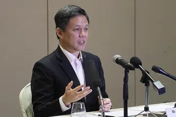 BERI NASIHAT: Encik Chan Chun Sing menggalak pelajar dan peniaga memanfaatkan beraneka peluang serta pendedahan di serata Amerika dan bukan sahaja di kawasan pantai barat atau pantai timur negara tersebut. - Foto fail