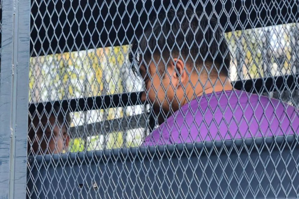 Suspek dibawa polis di Mahkamah Majistret Tangkak untuk permohonan reman pada 4 Jun.