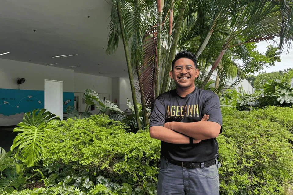 Encik Imran Mean, 22 tahun, mengambil jurusan pembangunan masyarakat yang ditawarkan Politeknik Ngee Ann (NP).