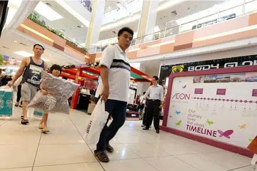 DIBANJIRI ORANG RAMAI: Antara pusat beli-belah yang dibanjiri orang ramai termasuk Johor Baru City Square, Komtar JBCC, KSL City, Plaza Pelangi, AEON Bukit Indah and AEON Tebrau. 