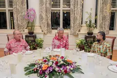 JAMUAN MALAM: (Dari kiri) Sultan Johor, Sultan Ibrahim Iskandar, Perdana Menteri, Encik Lee Hsien Loong dan Putera Mahkota Johor, Tunku Ismail Ibrahim, menjamu selera sempena acara makan malam di Istana pada Selasa.
