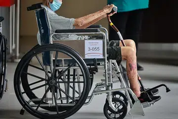 PINDAAN DISARANKAN: Di bawah perubahan yang disarankan, Pesuruhjaya Penyaraan Ibu Bapa akan diperkasa untuk memulakan tuntutan nafkah, mencari anak warga emas yang hidup melarat, serta mendapatkan mereka untuk menghadiri proses pendamaian, tanpa memerlukan ibu bapa untuk memulakan tuntutan itu. - Foto BH oleh JASON QUAH