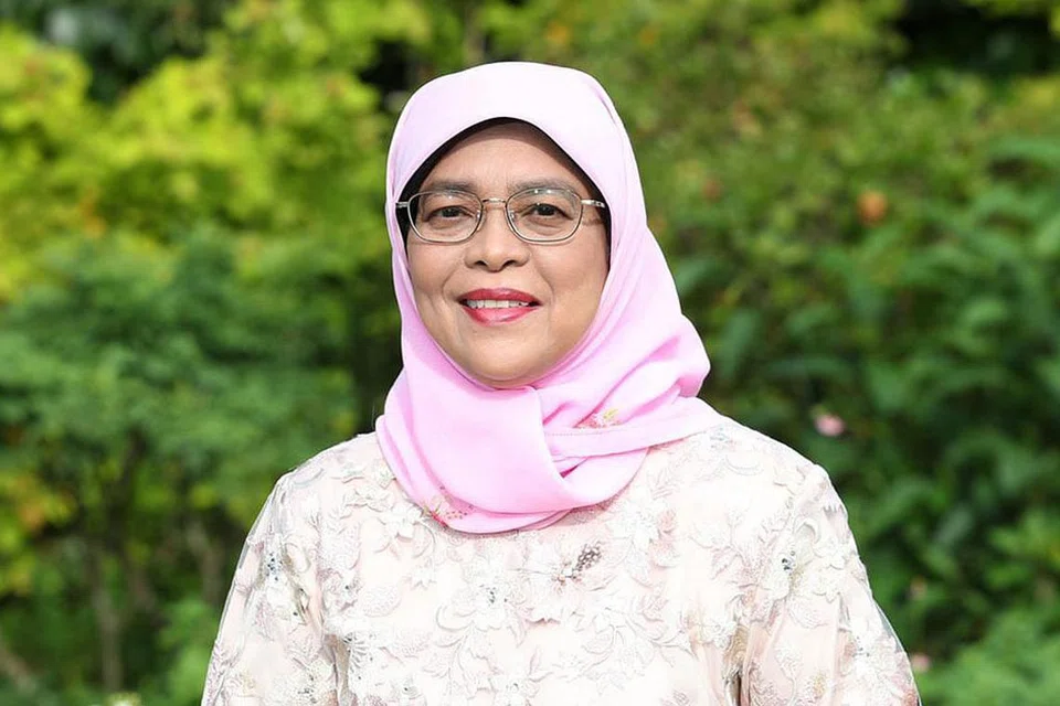 Presiden Halimah Yacob (gambar atas) 