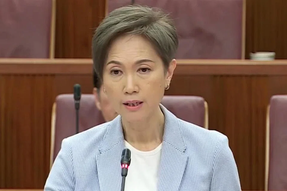 "Lebih penting lagi, kita tidak boleh meninggalkan rakyat kita dalam perjalanan Negara Bijak kita. Kami akan meneruskan usaha kami bagi memastikan perkhidmatan digital kita boleh diakses dan mudah digunakan, oleh semua." - Cik Josephine Teo, Menteri Perhubungan dan Penerangan yang juga Menteri Bertanggungjawab bagi Inisiatif Negara Bijak dan Keselamatan Siber.
