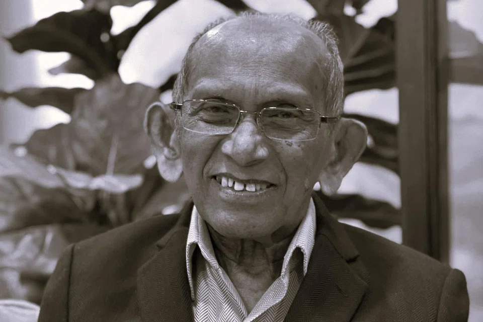 Penulis lirik tersohor, Yusnor Ef, meninggal pada pagi 16 April di Hospital Besar Sengkang pada 2 pagi.