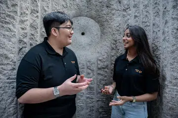 Encik Salimul Fikri Mohammad Salman (kiri) dan Cik Shafrin Farzana Shaik Dawood (kanan) antara ahli jawatankuasa penganjur belia bagi acara sambutan Perbarisan Hari Kebangsaan (NDP) 2024 di Promontory @ Marina Bay. Acara ini adalah menerusi kerjasama Jawatankuasa Eksekutif NDP dan Kongres Kesatuan Sekerja Kebangsaan (NTUC). 