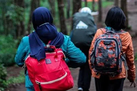 Beg galas untuk mendaki penting untuk menyimpan semua kelengkapan.