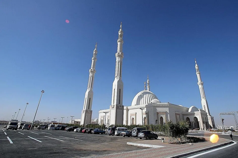 MASJID AL-FATTAH AL-ALEEM: Dapat menampung kira-kira 16,000 jemaah. - Foto EPA