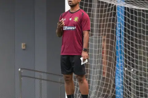 Penolong jurulatih Tampines dan ketua pembangunan belia, Noh Rahman, akan mengambil alih tugas sebagai ketua jurulatih. Beliau memikul tanggungjawab tersebut selepas perpisahan mengejutkan antara Akbar Nawas dengan kelab itu.