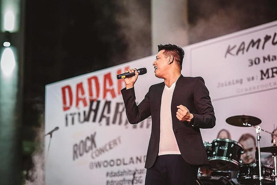 KONSERT ANTIDADAH: Penyanyi Hady Mirza antara artis yang membuat persembahan dalam konsert 'Dadah Itu Haram' pada 2019. Artis lain yang turut membuat persembahan pada konsert itu ialah penyanyi Sufie Rashid dan penyanyi Malaysia Sufian Suhaimi. - Foto fail 