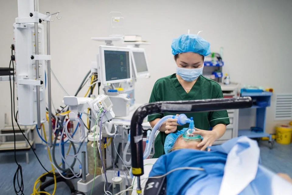PERANAN PAKAR BIUS: Pakar bius berperanan dalam perkhidmatan rawatan kesakitan akut yang dialami selepas pembedahan sehingga 48 jam. Perkara paling penting adalah memastikan pesakit berada dalam keadaan selamat semasa dan selepas pembedahan selesai. - Foto ISTOCKPHOTO