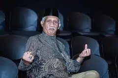NAMA PENANYA, NADIPUTRA, KEKAL HINGGA KINI: Nadiputra mempunyai pengalaman teater yang sangat luas dan terus berjaya dalam bidang yang amat diminatinya itu. Beliau juga amat disegani dalam dunia penulisan dan drama. - Foto BH oleh NUR DIYANA TAHA