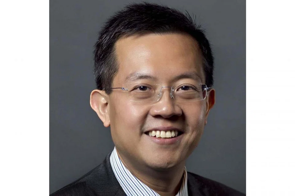 ENCIK LEO YIP: Menerima Pingat Jasa Gemilang. - Foto fail 