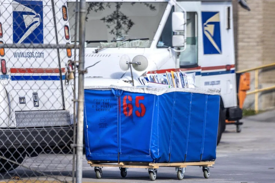 Perkhidmatan Pos Amerika Syarikat (USPS) membuat perubahan dasar dengan menerima semula bungkusan dari China dan Hong Kong selepas perkhidmatan digantung buat sementara waktu.