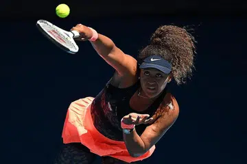 ATASI GEMENTAR: Walaupun gementar pada awal perlawanan, Naomi Osaka kemudian mula yakin dan beraksi lebih tenang untuk menang dengan straight set. - Foto EPA-EFE