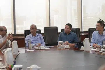 KUMPULAN KERJA MUIS: Dipengerusikan bersama (dari kiri) Dr Janil dan Encik Masagos Zulkifli, kumpulan kerja itu memberi bimbangan praktikal dan wajar dari sudut pandangan karyawan agama dan kesihatan bagi membendung penularan Covid-19. Encik Amrin turut menganggotai kumpulan kerja bersama Ketua Eksekutif Muis, Encik Esa Masood. - Foto BH oleh ALPHONSUS CHERN