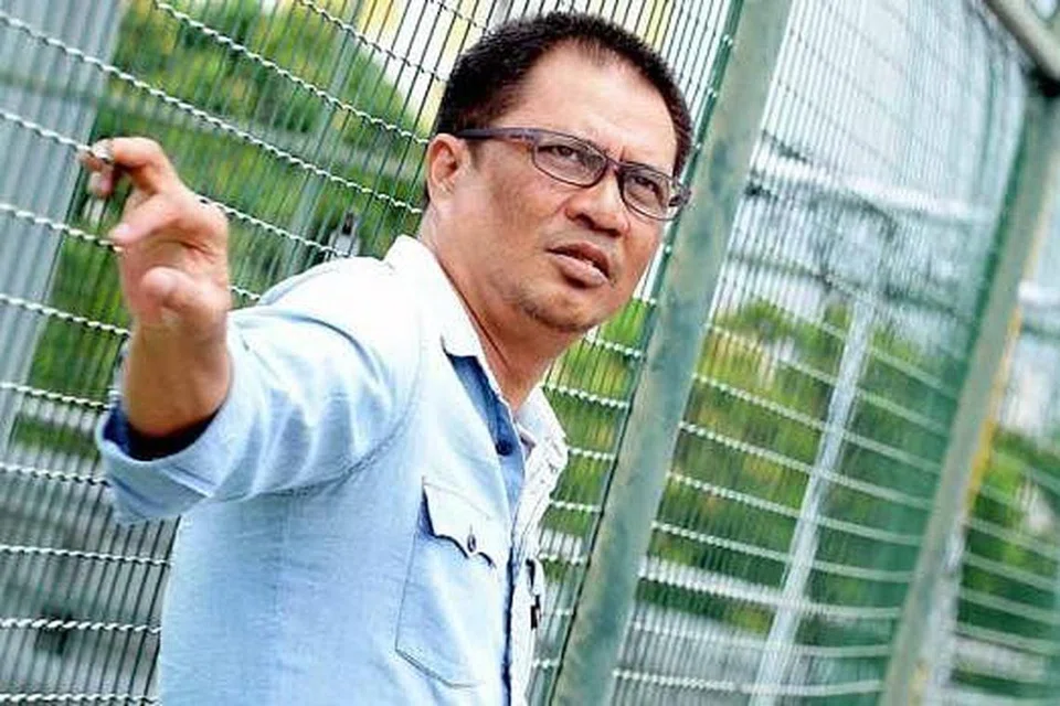 RAFAAT HAMZAH: Pengarah dan pelakon setempat ini, yang dibebaskan pada 2 Jun lalu selepas setahun dipenjara atas kesalahan menyalah guna dadah jenis Ice, kini 'berpindah' masjid setiap hari sepanjang Ramadan ini. - Foto TAUFIK A. KADER