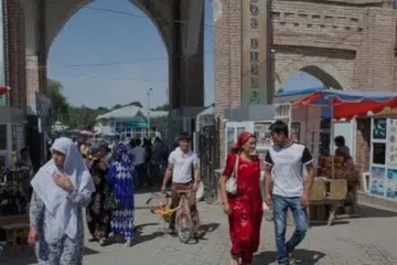 Majoriti penduduk Tajikistan adalah penganut mazhab Hanafi Islam Sunni.