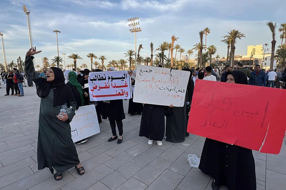 bantahan, rakyat libya