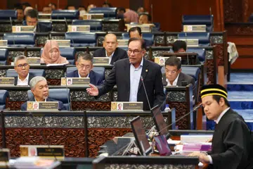 PERJELAS ISU KEDAH, PULAU PINANG: Datuk Seri Anwar Ibrahim perjelas di Dewan Rakyat bahawa Pulau Pinang merupakan sebuah negeri dalam Malaysia yang termaktub di bawah Perlembagaan.