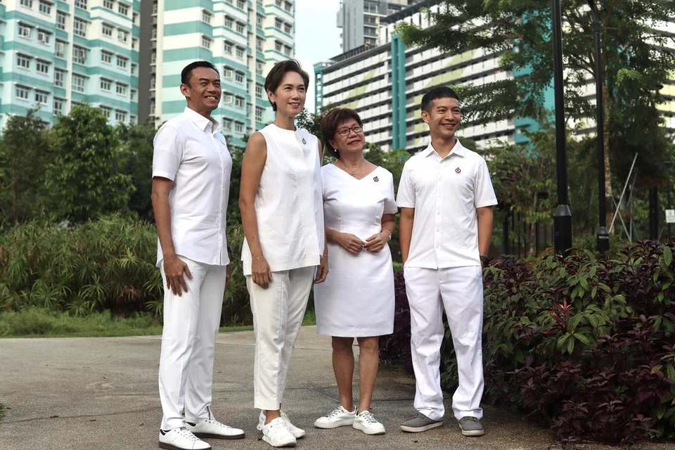 Pasukan PAP di GRC Jalan Besar yang akan bertanding bagi Pilihan Raya Umum 2025 (GE2025), terdiri daripada (dari kiri) Dr Wan Rizal Wan Zakariah; Menteri Penerangan dan Pembangunan Digital merangkap Menteri Kedua (Ehwal Dalam Negeri); Cik Josephine Teo; Mayor Majlis Pembangunan Masyarakat (CDC) Central Singapore, Cik Denise Phua Lay Peng dan mantan pengarah program keselamatan dan daya bingkas di Kementerian Kewangan (MOF), Encik Shawn Loh (kanan). Tiada dalam gambar ialah Menteri Negara Kanan (Pertahanan), Encik Heng Chee How, yang telah mengundur diri setelah berkhidmat di Jalan Besar selama 24 tahun. 
