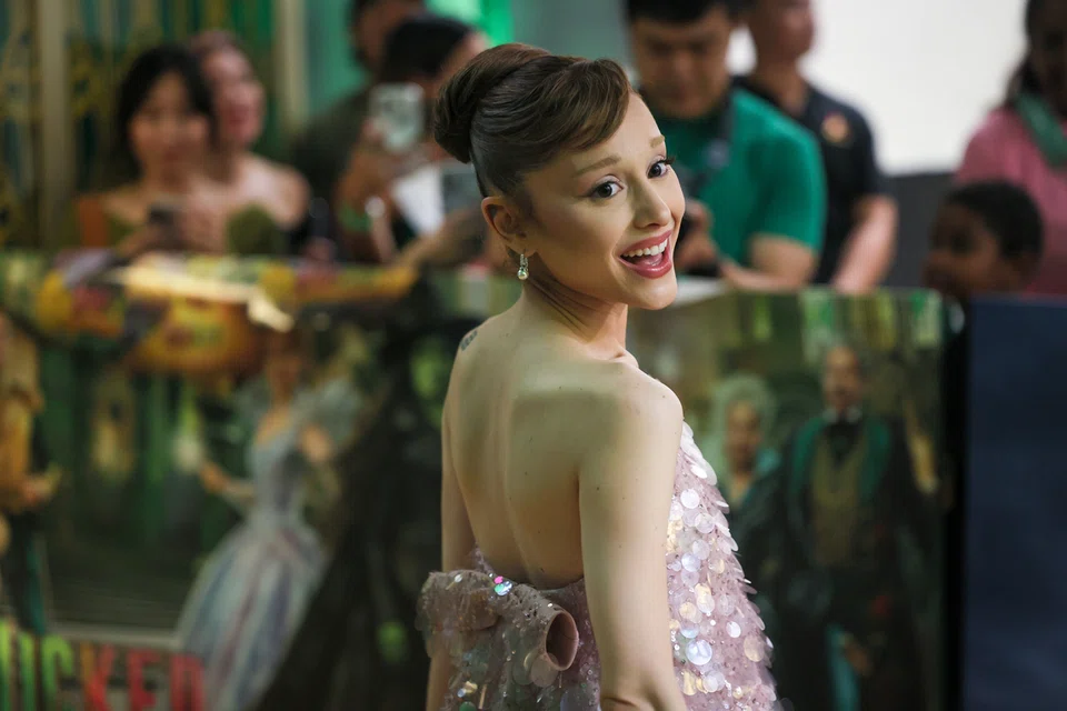 Ariana Grande, Wicked, Johnson Wen