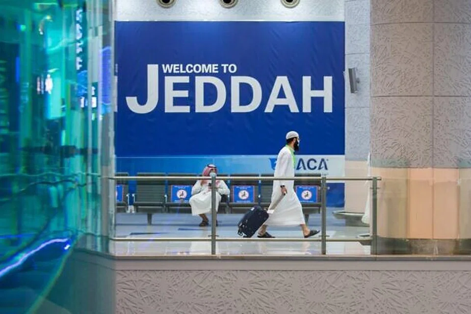 PENDARATAN CEMAS: Sebuah pesawat yang membawa ramai warga israel membuat pendaratan cemas di Jeddah  Arab Saudi yang menunjukkan peningkatan hubungan Israel di rantau Arab. Gambar fail lapangan terbang.