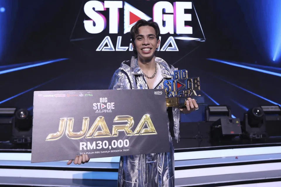 Ariel Fesol, big stage alpha