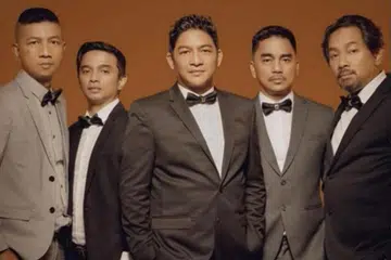 CABARAN DIATASI BERSAMA: Sikap saling memahami dan berfungsi sebagai keluarga besar membuatkan Ungu yang terdiri daripada (dari kiri) M. Nur Rohman, Arlonsy Miraldi, Pasha, Franco Wellyjat dan Makki Omar Parikesit terus betah dalam industri muzik Nusantara yang pesat berubah. - Foto UNGU