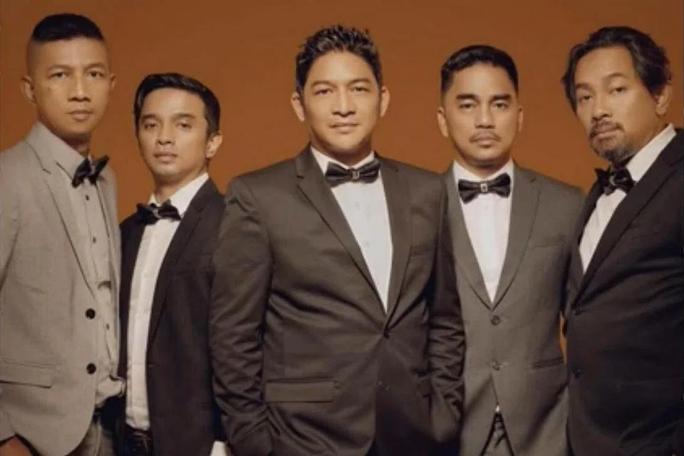 CABARAN DIATASI BERSAMA: Sikap saling memahami dan berfungsi sebagai keluarga besar membuatkan Ungu yang terdiri daripada (dari kiri) M. Nur Rohman, Arlonsy Miraldi, Pasha, Franco Wellyjat dan Makki Omar Parikesit terus betah dalam industri muzik Nusantara yang pesat berubah. - Foto UNGU