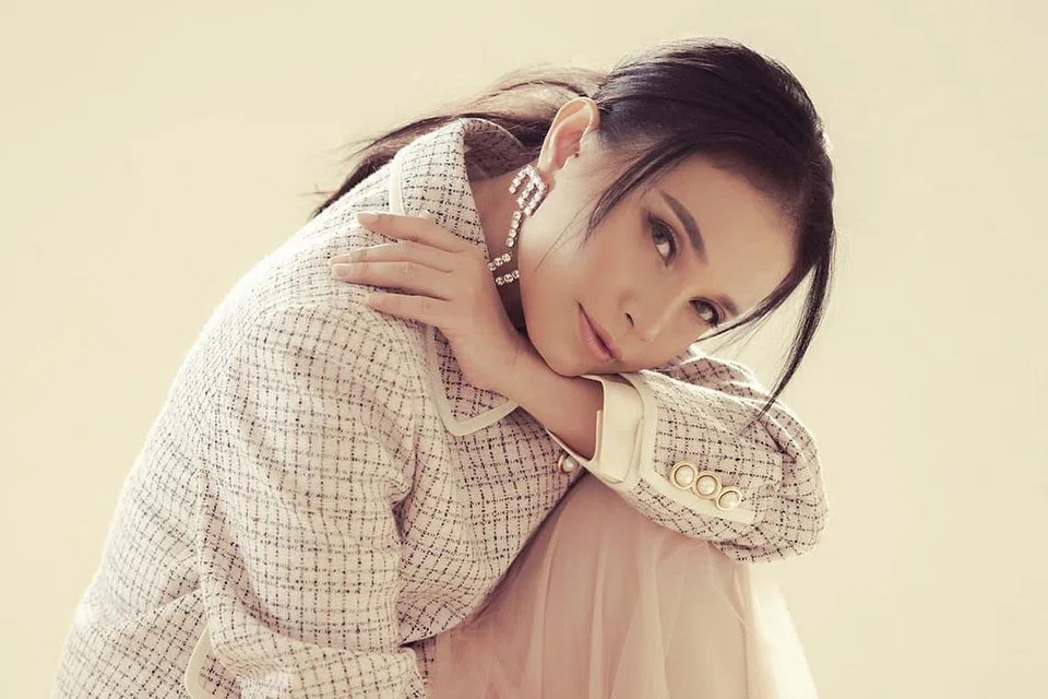 HARGAI PERSAHABATAN: Rossa menyanyikan lagu Glenn Fredly dalam konsertnya sebagai langkah memperingati sahabat baiknya, Glenn Fredly, yang dianggap penyanyi paling romantis Indonesia selepas Broery Marantika. - Foto TRINITY OPTIMA