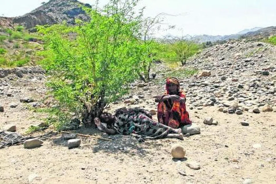 DAIF: Dengan separuh penduduknya hidup miskin tegar, kadar buta huruf 35 peratus, kadar pengangguran 40 peratus, rasuah dan perebutan kuasa, Yaman sebagai negara Arab termiskin terus diulit sengsara. - Foto REUTERS