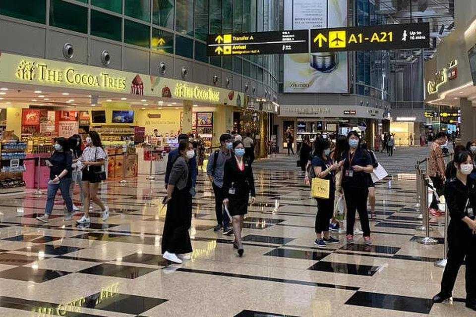 TIGA KES IMPORT: Kementerian Kesihatan (MOH) mengenal pasti tiga kes import dalam kalangan lima kes jangkitan baru Covid-19 pada Ahad (25 Oktober). - Foto SHIN MIN