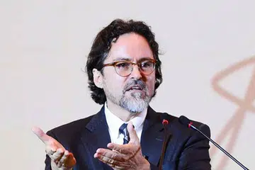 Naib Presiden Forum Mempromosikan Keamanan dalam Masyarakat Muslim, Shaykh Hamza Yusuf (Atas).