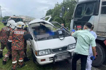 PUNCA NAHAS: Lebih 900,000 nahas jalan raya direkodkan sepanjang 2021 dan 2022. Antara puncanya termasuk tingkah laku manusia,  reka bentuk, keadaan infrastruktur jalan dan keadaan kenderaan.